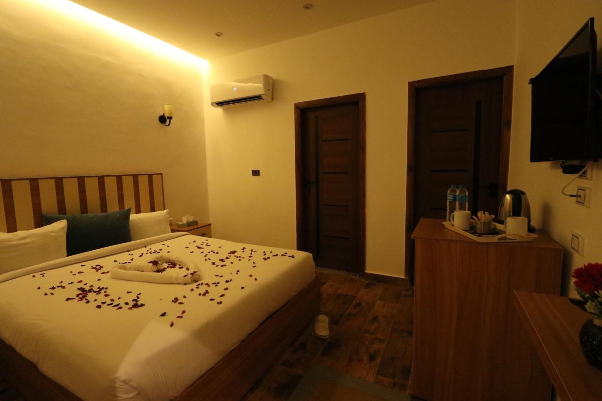 West Pyramids Hotel Kafret el-Gabal Exterior foto